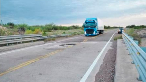 Precaución al transitar por ruta 153 por un puente roto