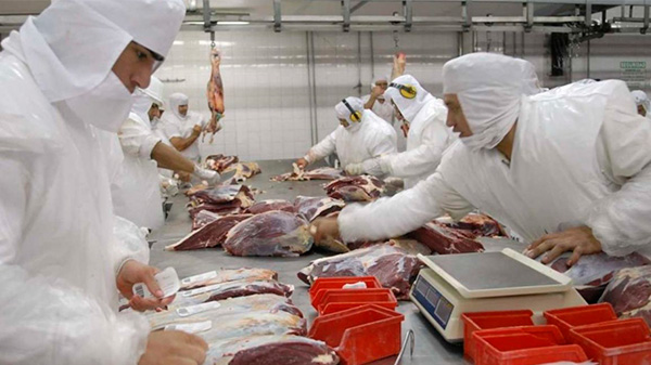 Frigoríficos estiman que el consumo de carne vacuna va a seguir en baja durante 2022