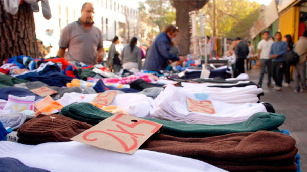 Sostienen que los vendedores ambulantes podrían ser trabajadores temporarios en el comercio 