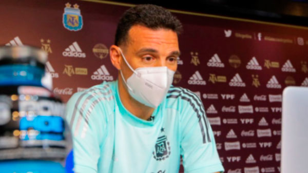 Scaloni ya dio negativo y dirigirá a la Selección argentina contra Colombia