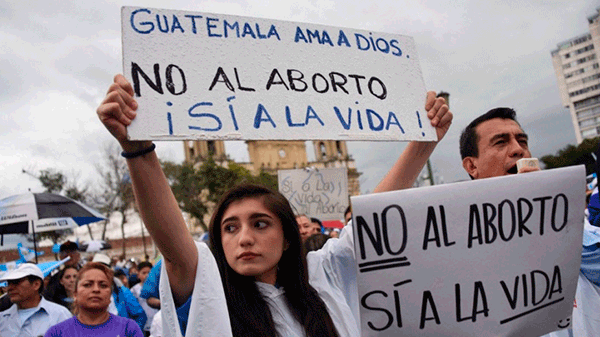 Guatemala prohibió el matrimonio igualitario, la educación sobre diversidad sexual y penalizó el aborto