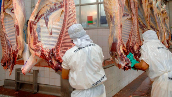 El Gobierno busca frenar los fuertes aumentos en la carne y hay negociaciones con frigoríficos