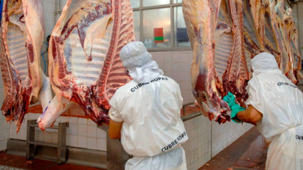 El Gobierno busca frenar los fuertes aumentos en la carne y hay negociaciones con frigoríficos