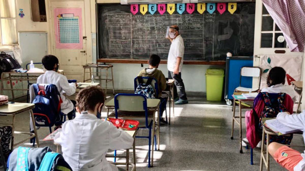 Fin del uso obligatorio del tapaboca en las escuelas porteñas