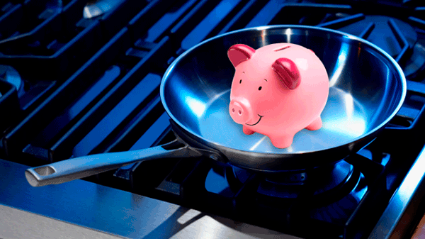 12 hábitos que conviene abandonar para cocinar y ahorrar en la factura de luz y gas