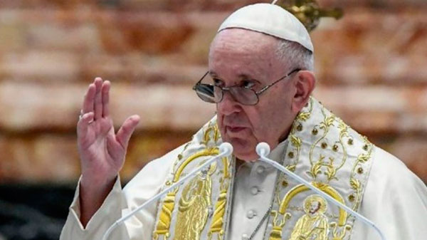 El papa Francisco pidió a las suegras tener «cuidado con su lengua», aunque sostuvo que deben ser tratadas mejor