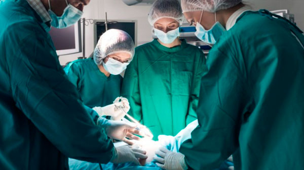 Suárez lo hizo: más profesionales temen que el Gobierno los castigue como a los anestesiólogos si reclaman