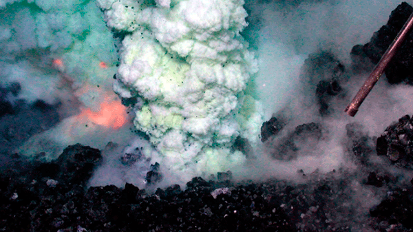 Volcanes submarinos: la misteriosa ruta de la lava ardiente en la profundidad del mar