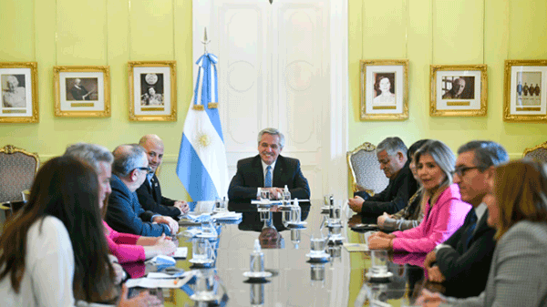 El Presidente recibió a los representantes del Parlamento Patagónico