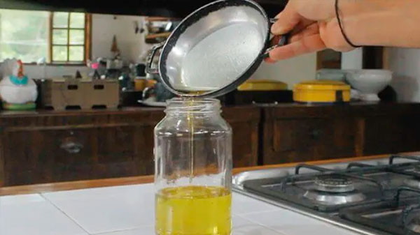 Proyecto para recolectar el aceite de cocina y convertirlo en biodiesel  
