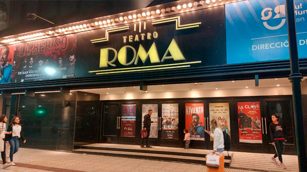 Obras teatrales, shows musicales y películas nacionales en el Roma