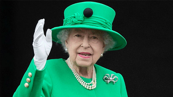 La reina Isabel reapareció en el cierre de los festejos por sus 70 años en el trono