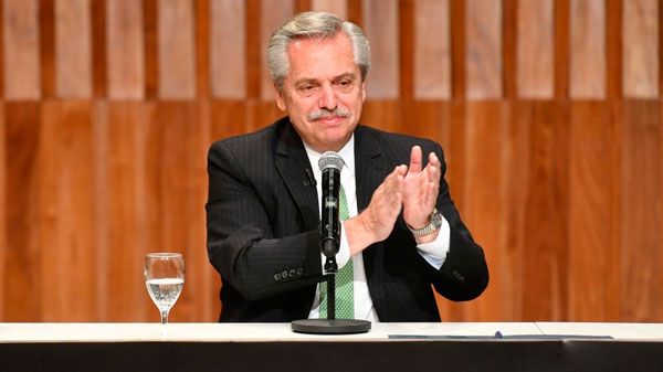 Fernández participa del lanzamiento de un alimento desarrollado con tecnología del CONICET