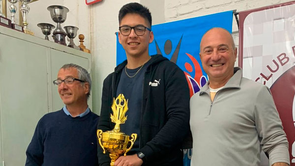 Álvaro Acuña ganó el primer Torneo de Ajedrez Rápido 2022  