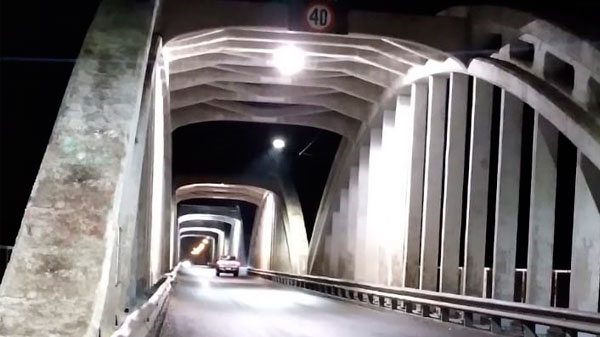Los puentes de avenida Balloffet y Ruta 165 cuentan con nuevas luces led