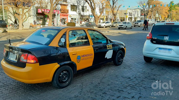 Tremenda suba de la tarifa de taxi