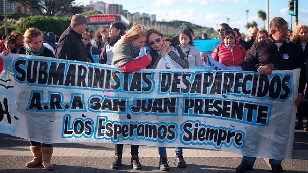 Familiares ARA San Juan califican de «golpe judicial» el sobreseimiento a Macri