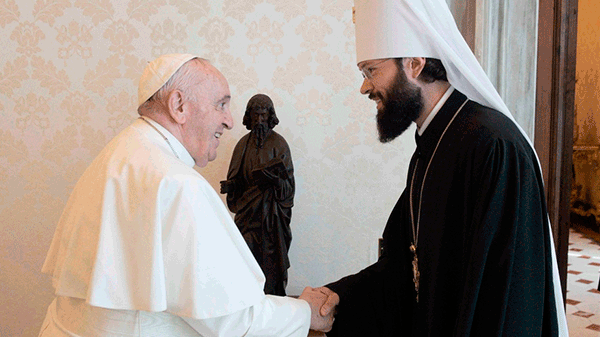 Francisco recibió al nuevo «canciller» de la Iglesia rusa cercana a Putin