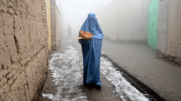 Un año del regreso de los talibanes: «muerte social» para las mujeres y crisis humanitaria