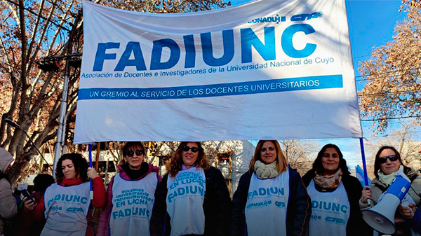 Convocan a un paro de docentes universitarios en Mendoza
