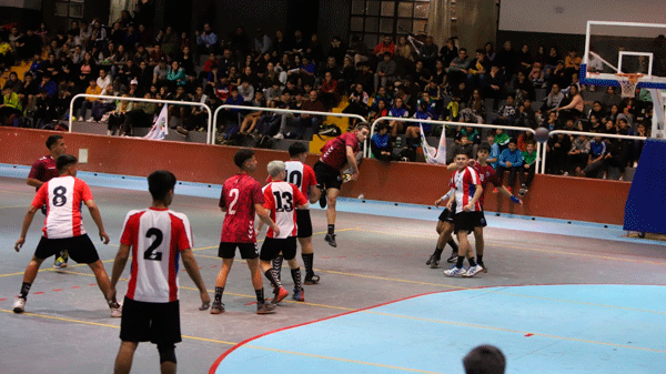 Continua el torneo Argentino de Handball en las renovadas instalaciones del Poli 2