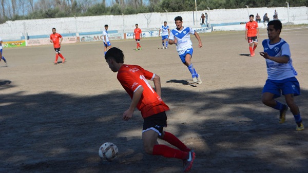 Triunfo de Cuadro Nacional y empate en Porvenir