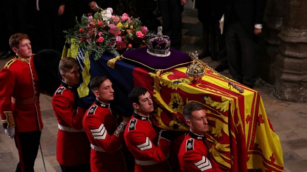 Todo listo en la Abadía de Westminster para el funeral de la reina Isabel II