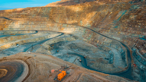 Trabajadores chilenos de la minera de cobre más productiva del mundo anunciaron una huelga