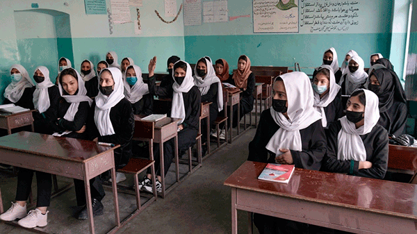 Protestas en Afganistán por el cierre de escuelas secundarias para niñas