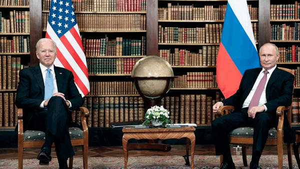 Biden advirtió a Putin contra el uso de armas nucleares o químicas en Ucrania