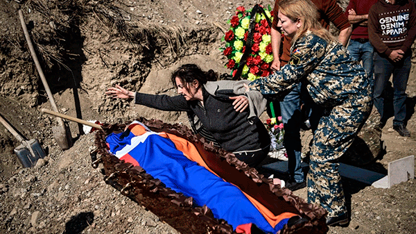 Armenia dijo que más de 200 de sus soldados murieron en combate con Azerbaiyán