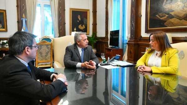 El Presidente se reunió con la titular de la Cámara de Diputados, Cecilia Moreau, y el presidente del bloque del Frente de Todos, Germán Martínez