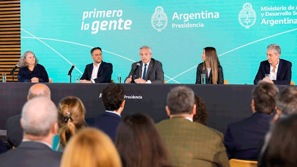 «El desafío es ver cómo nos desarrollamos preservando el ambiente», dijo el Presidente al participar de la capacitación de la Ley Yolanda