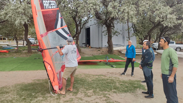 Raúl Saubidet brindó una clínica de windsurf en San Rafael