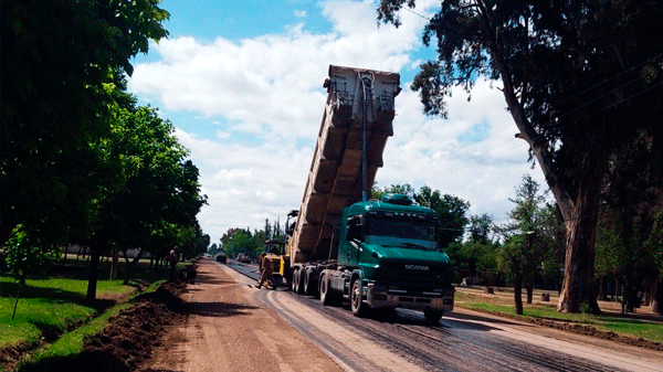 Obras en distritos: avanza el asfalto en las calles de La Llave