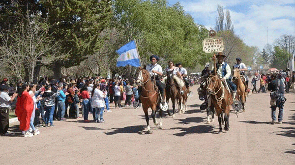 Buscan declarar Fiesta Provincial al festival “Agua Escondida le Canta a la Primavera”