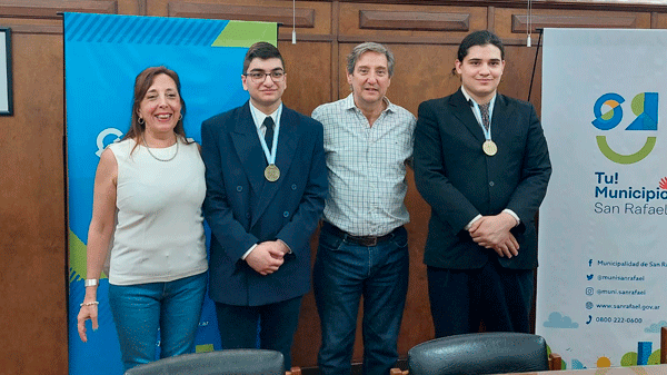 El intendente Félix recibió a los alumnos sanrafaelinos destacados en la Olimpiada Nacional Electrónica