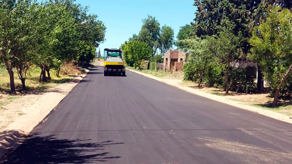La Llave: continúan las tareas de asfalto