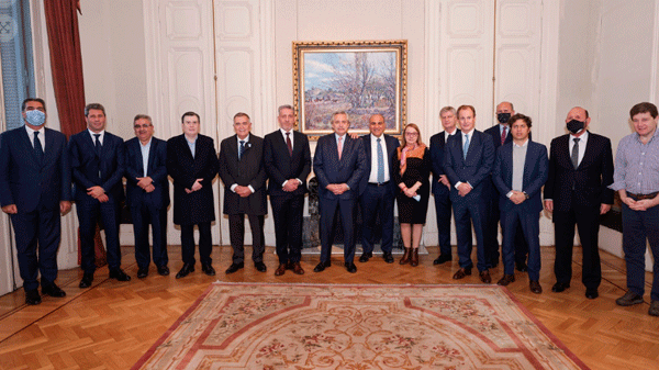 Tras el fallo de la Corte, el Presidente se reúne con gobernadores en la Casa Rosada 