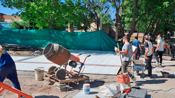 Avanzan las obras para transformar la plaza Espínola de Pueblo Diamante