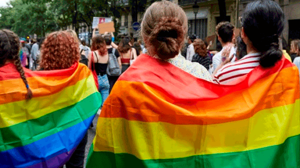 Los obispos de Reino Unido piden disculpas a la comunidad LGBTQI+ por el «vergonzoso» trato recibido