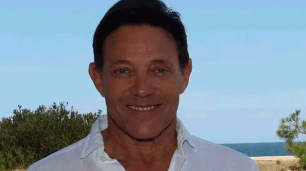 Jordan Belfort, el Lobo de Wall Street: “Todo el mundo ama al dólar”