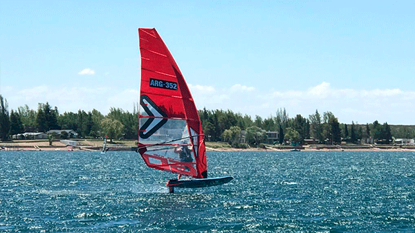 Gran actuación de Daniel Ripa en el campeonato Sanrafaelino de Windsurf