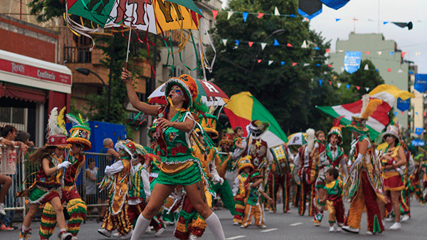 Carnavales, murgas y polos gastronómicos: la oferta de la Ciudad para el próximo fin de semana largo