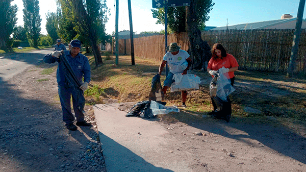 Plogging: Jornada de actividad física y limpieza en Las Paredes