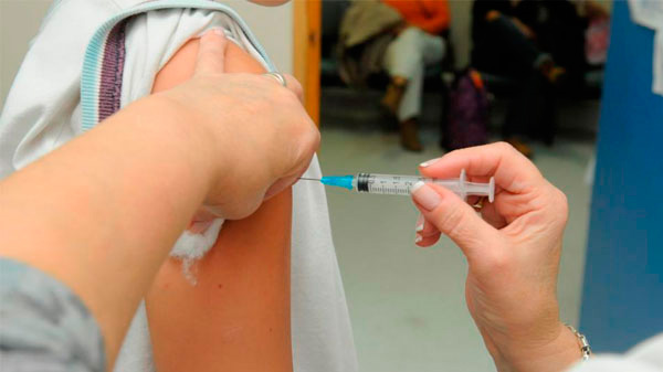 Convocan a mayores de 12 años a recibir el refuerzo de la vacuna bivalente contra el Covid