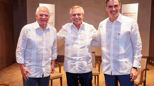 Alberto Fernández se reunió con Pedro Sánchez en República Dominicana
