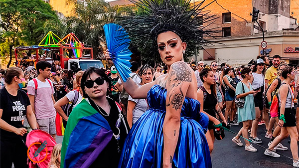 Capacitan a los policías para que “tengan respeto por la diversidad sexual”