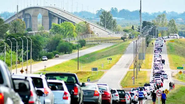 Piden al gobierno que prohíba la venta de productos de Precios Justos y que termine con el dumping del turismo de compras en zonas de frontera