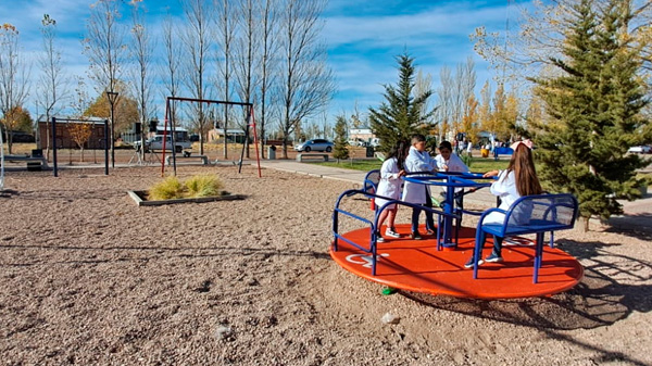 Se inauguró el nuevo Poli y la renovada plaza de El Sosneado